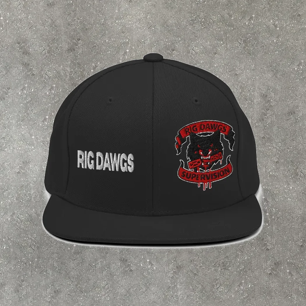 Wolf Patch Snapback in black